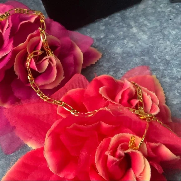 Brand new shiny 24k gold over silver. Classic Figaro Chain Necklace. Nordstrom - Picture 6 of 6